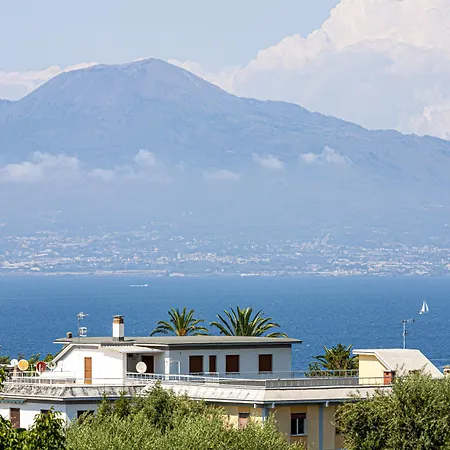 Estate4home - Casa Maridea Lejlighed Sorrento